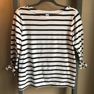 Old Navy Blank and white stripped shirt SZ M